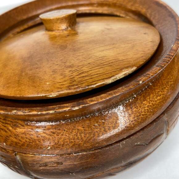 Handcarved Hawaiian Monkeypod Trinket Dish - Picture 5 of 5